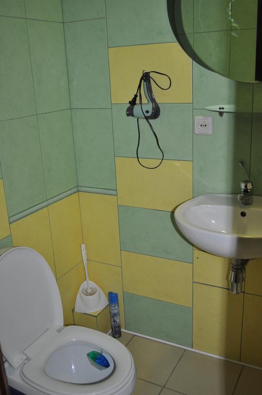 Apartment On Oleksandra Polia Avenue 110 Dnipro Exterior foto
